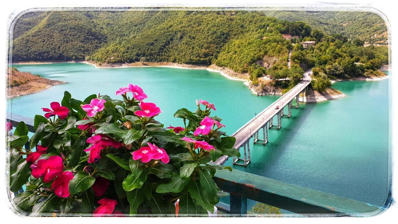 La Terrazza Sul Lago Turano กาสเตล ดิ ตอรา ภายนอก รูปภาพ