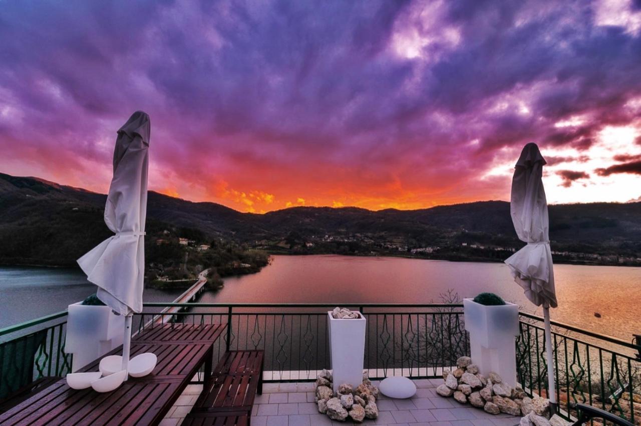 La Terrazza Sul Lago Turano กาสเตล ดิ ตอรา ภายนอก รูปภาพ