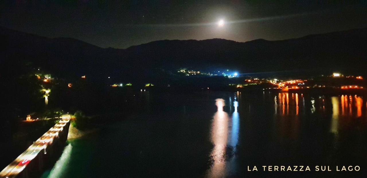 La Terrazza Sul Lago Turano กาสเตล ดิ ตอรา ภายนอก รูปภาพ