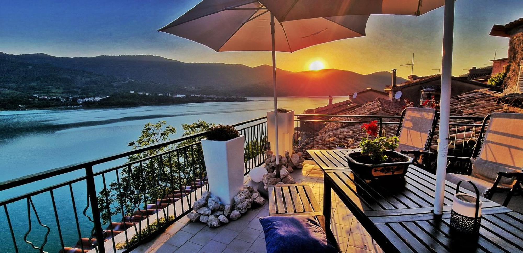 La Terrazza Sul Lago Turano กาสเตล ดิ ตอรา ภายนอก รูปภาพ